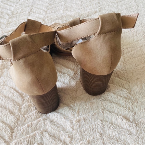 FREE SHIP | Francesca's | NWT Restricted Fayla Perforated Heel - Picture 8 of 11